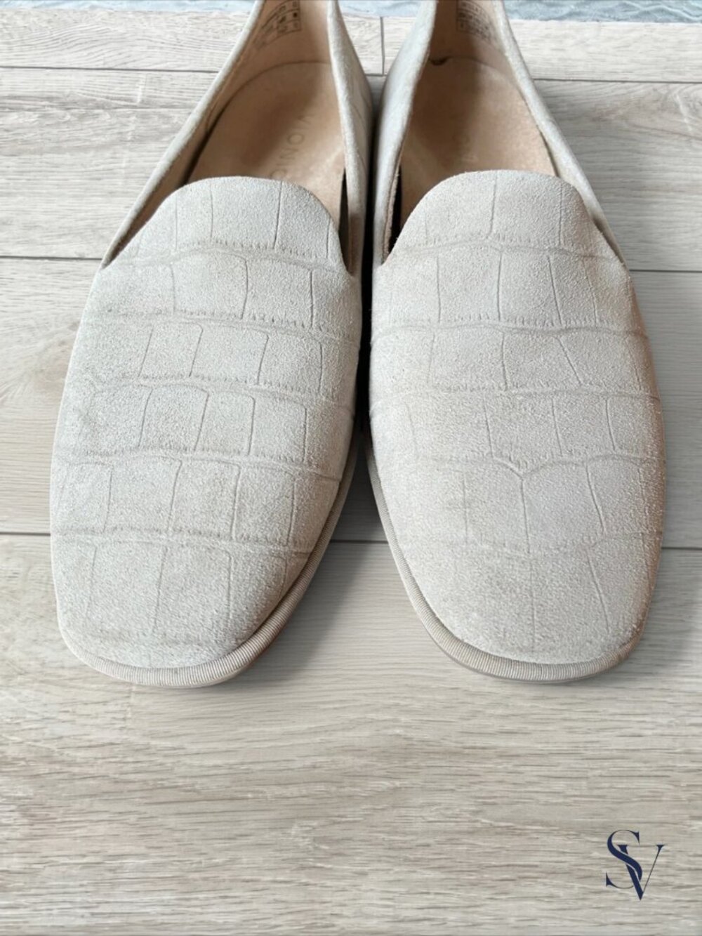 NWOB Vionic Willa 2.0 Croc Embossed Suede Loafers Cobblestone Gray Size 8 Wide